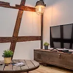 Apartament Le Ptit Chauffour - Hyper Centre - Transports En Commun - Commerces A Proximite Colmar